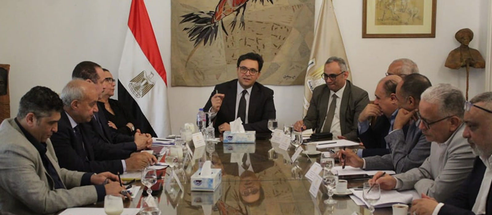 وزير الثقافة يعقد الاجتماع الدوري مع قيادات الوزارة لمتابعة خطط العمل المستقبلي وتطوير معرض القاهرة الدولي للكتاب والاحتفال بذكرى انتصارات أكتوبر